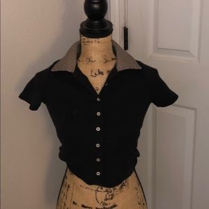 Black collared cropped shirt